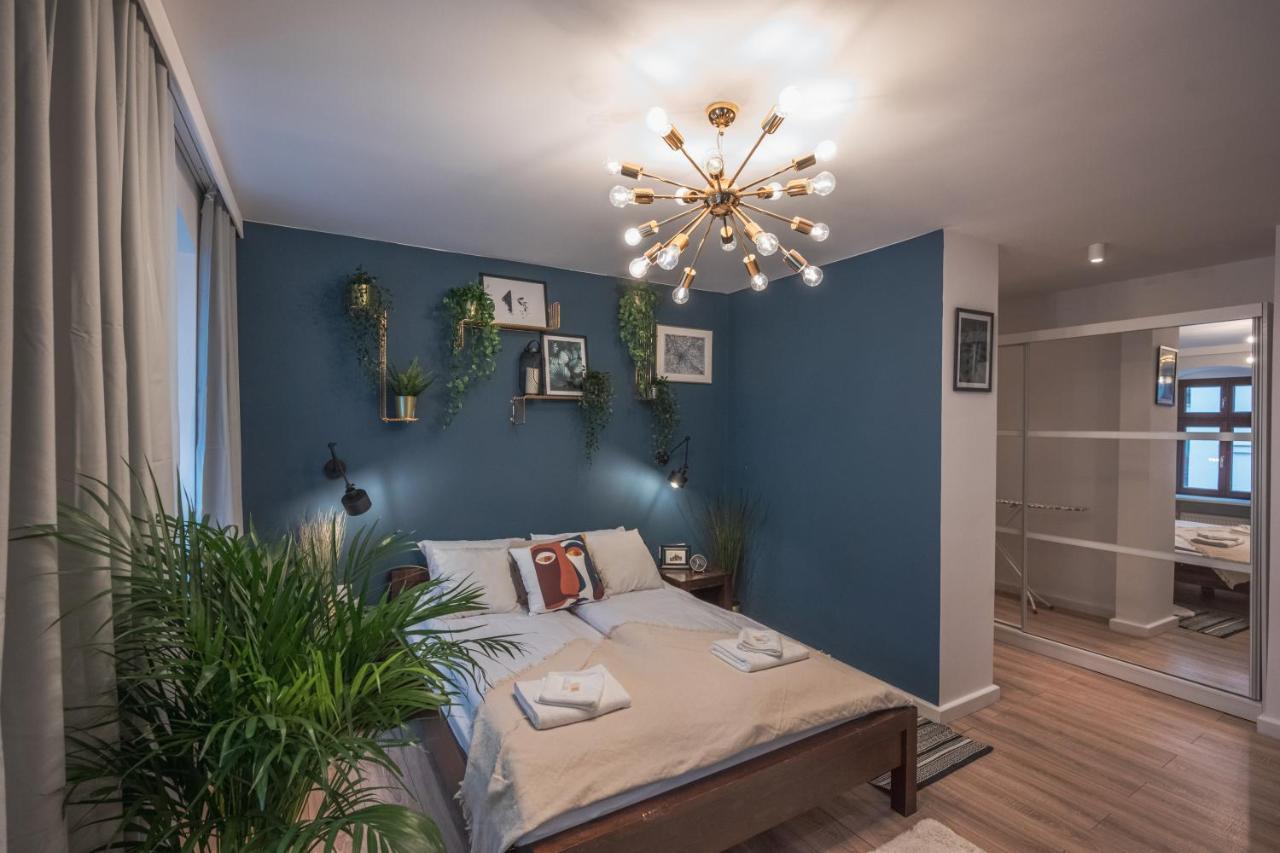 Spacious Apart ~ 150m Main Square ~ Self check-in 24h Breslavia Esterno foto
