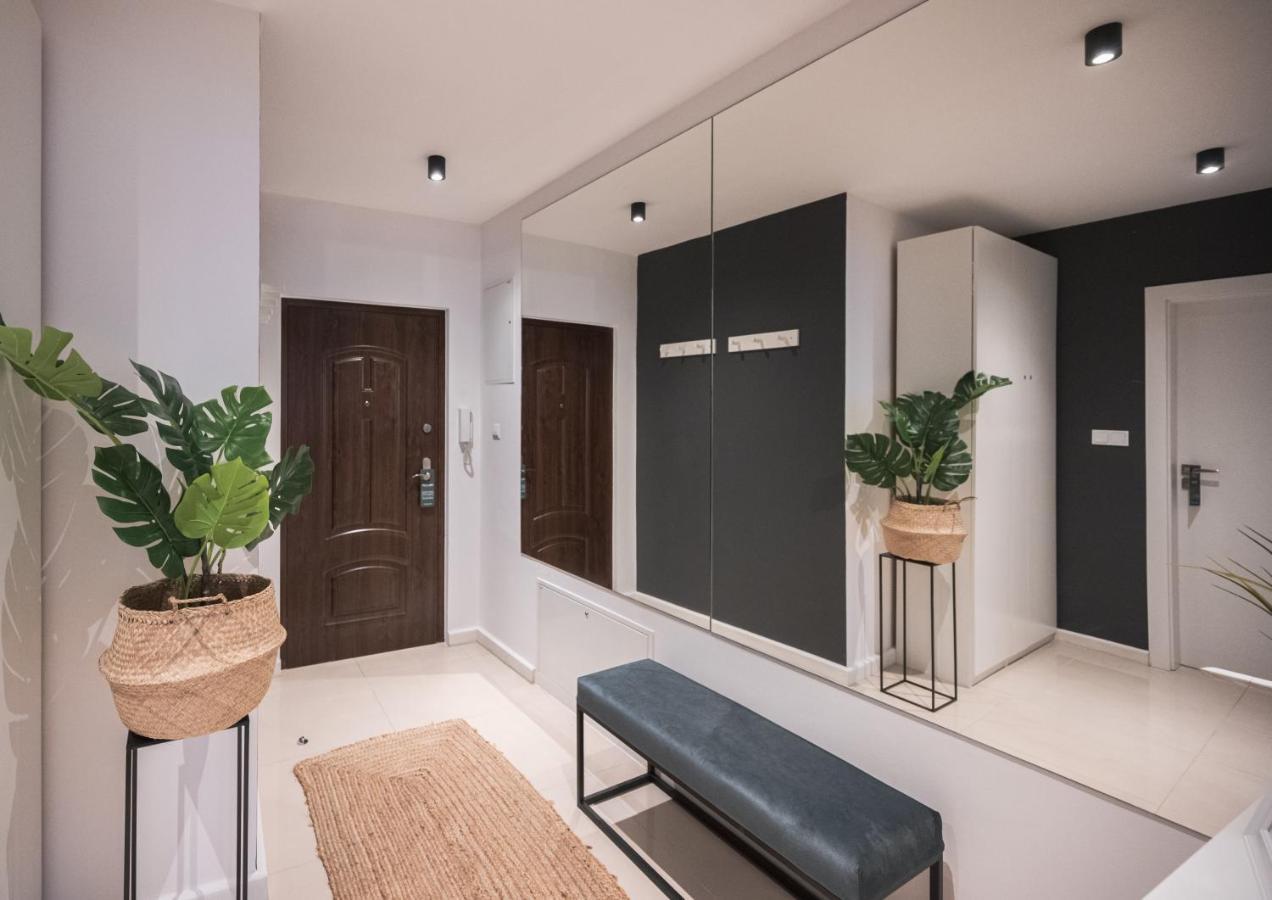 Spacious Apart ~ 150m Main Square ~ Self check-in 24h Breslavia Esterno foto