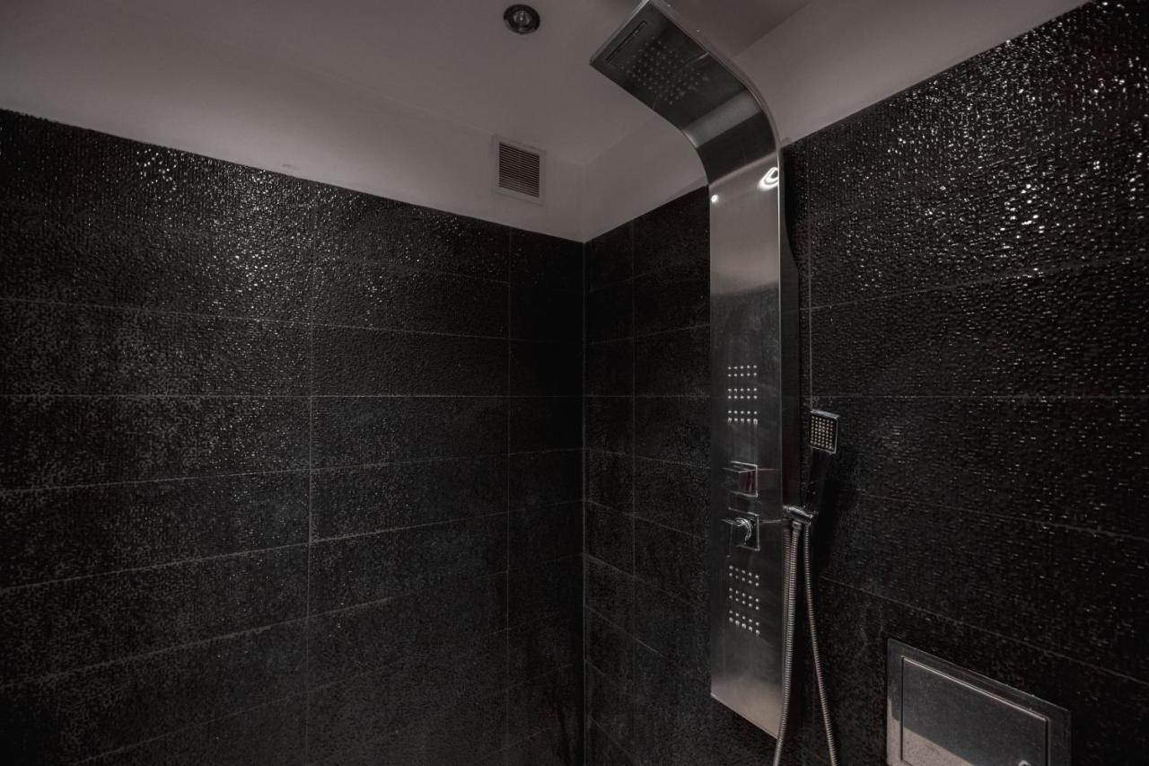 Spacious Apart ~ 150m Main Square ~ Self check-in 24h Breslavia Esterno foto